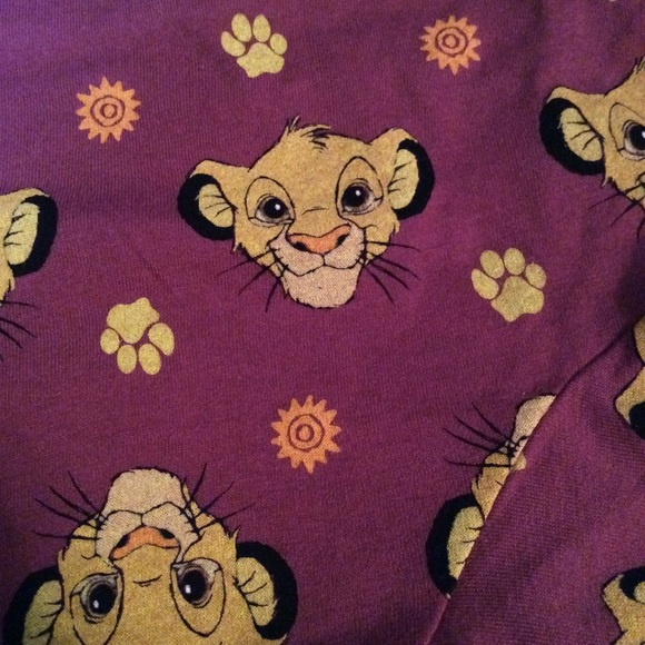 💛🦁 Lion King Simba Juniors 2X Crop Tee 💛🦁 - Picture 4 of 4